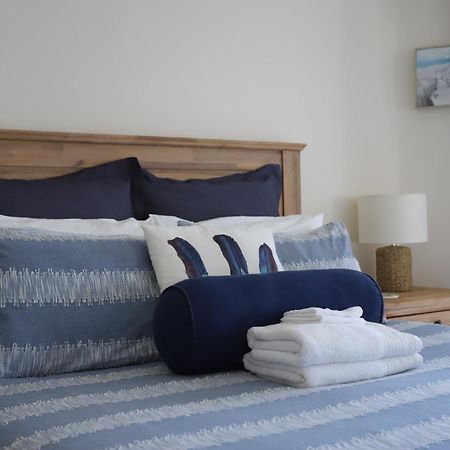 Sea Breeze On The Esplanade Villa Lakes Entrance Bagian luar foto